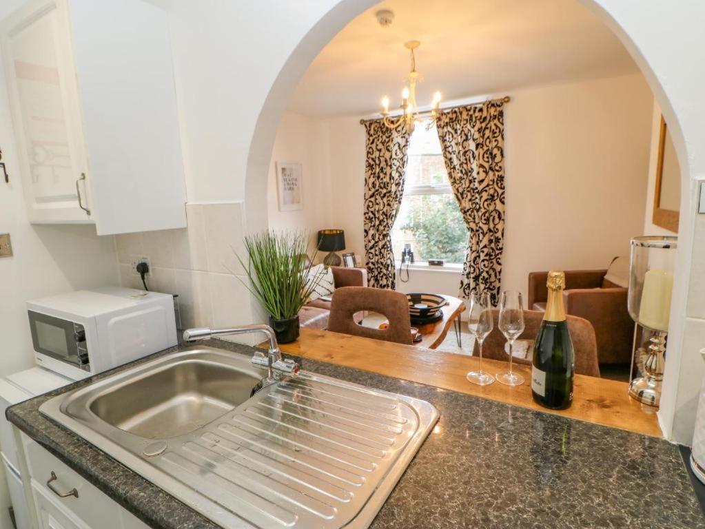 Old Town View Apartment Whitby Ngoại thất bức ảnh